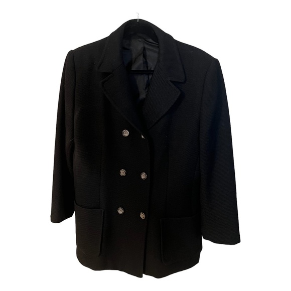 A black blazer with pockets in large - Picture 2 of 4